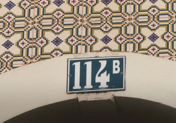 Address plaque, 114B